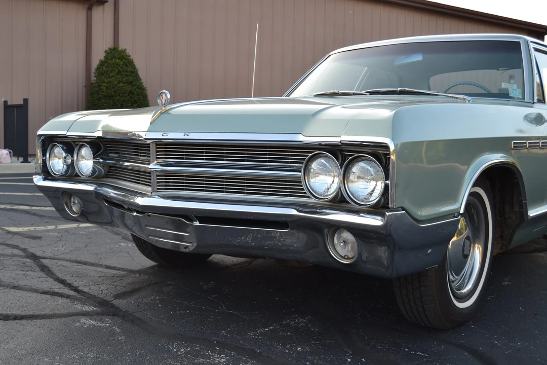 1965 Buick LeSabre - Image 25 of 31