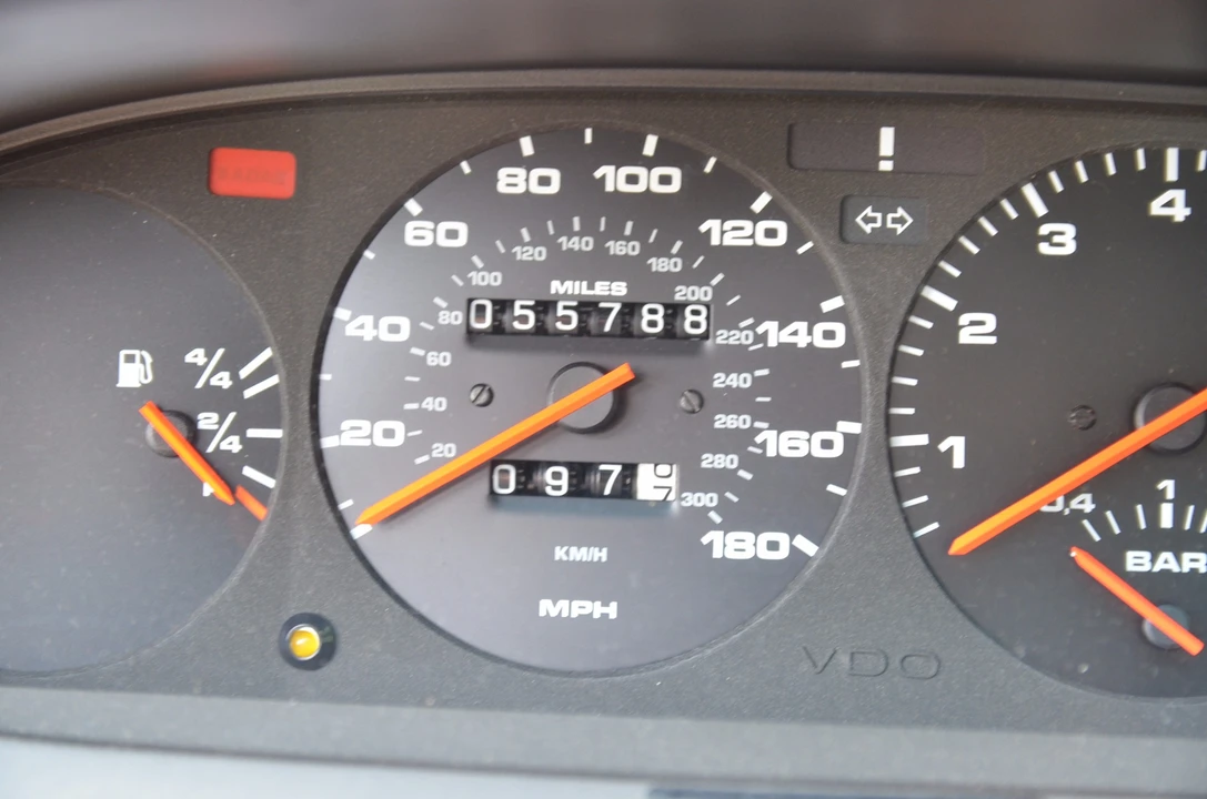 1987 Porsche 944 Turbo - Image 29 of 31