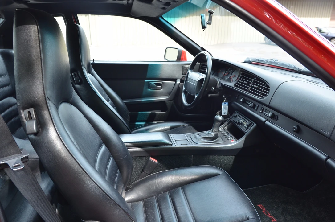 1987 Porsche 944 Turbo - Image 26 of 31
