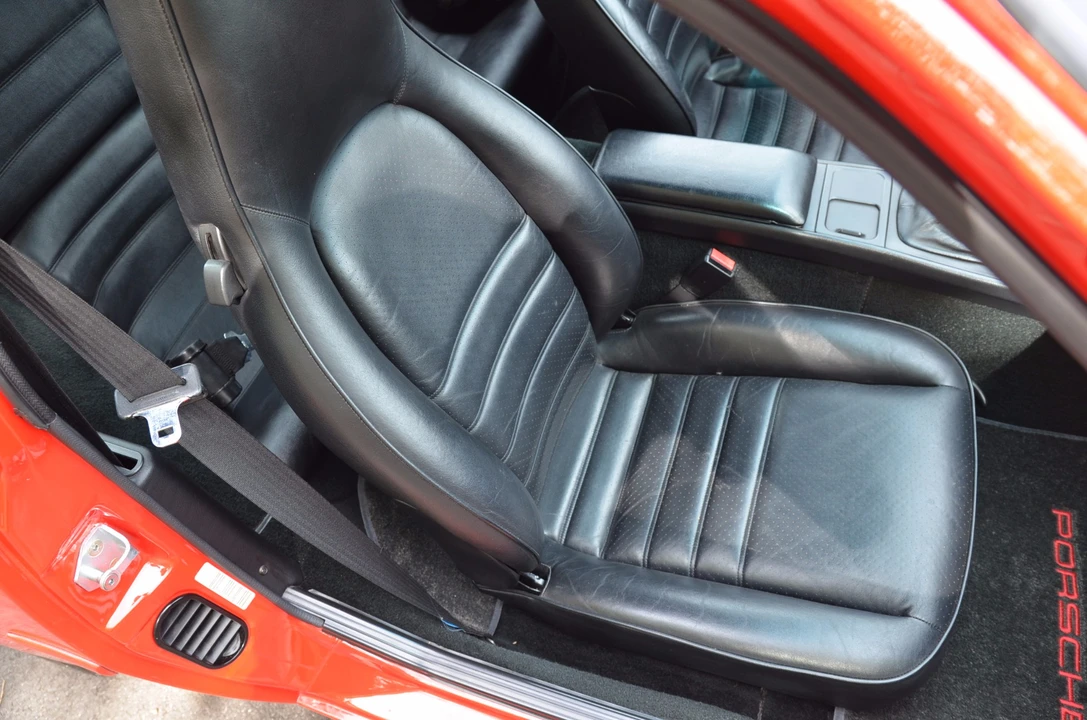 1987 Porsche 944 Turbo - Image 25 of 31