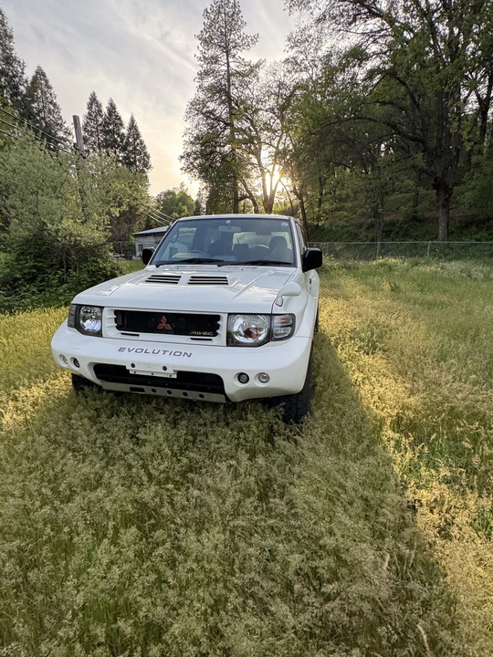 1998 Mitsubishi Pajero/Montero 2nd Gen - Image 2 of 31