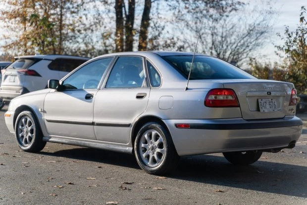 2001 Volvo S40 1st Gen - Image 2 of 7