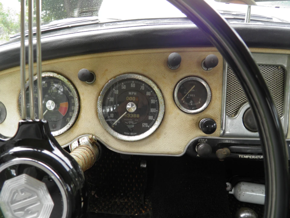 1957 MG MGA 1500 - Image 17 of 31