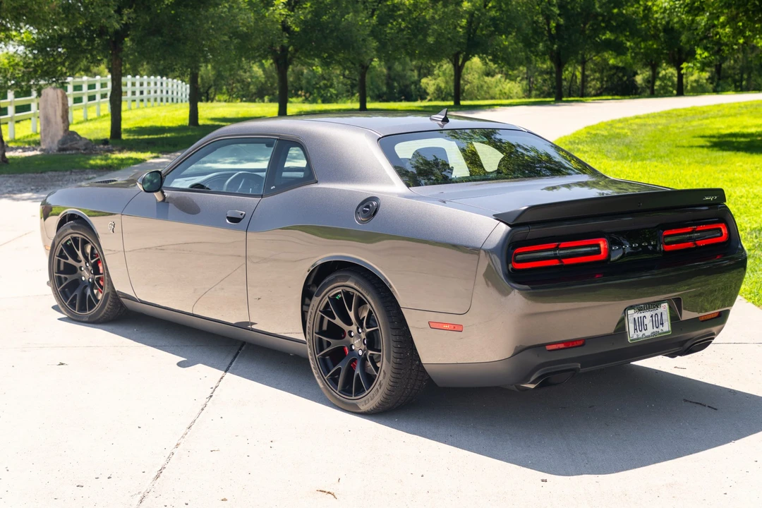 2016 Dodge Challenger SRT Hellcat 3rd Gen - Image 29 of 31