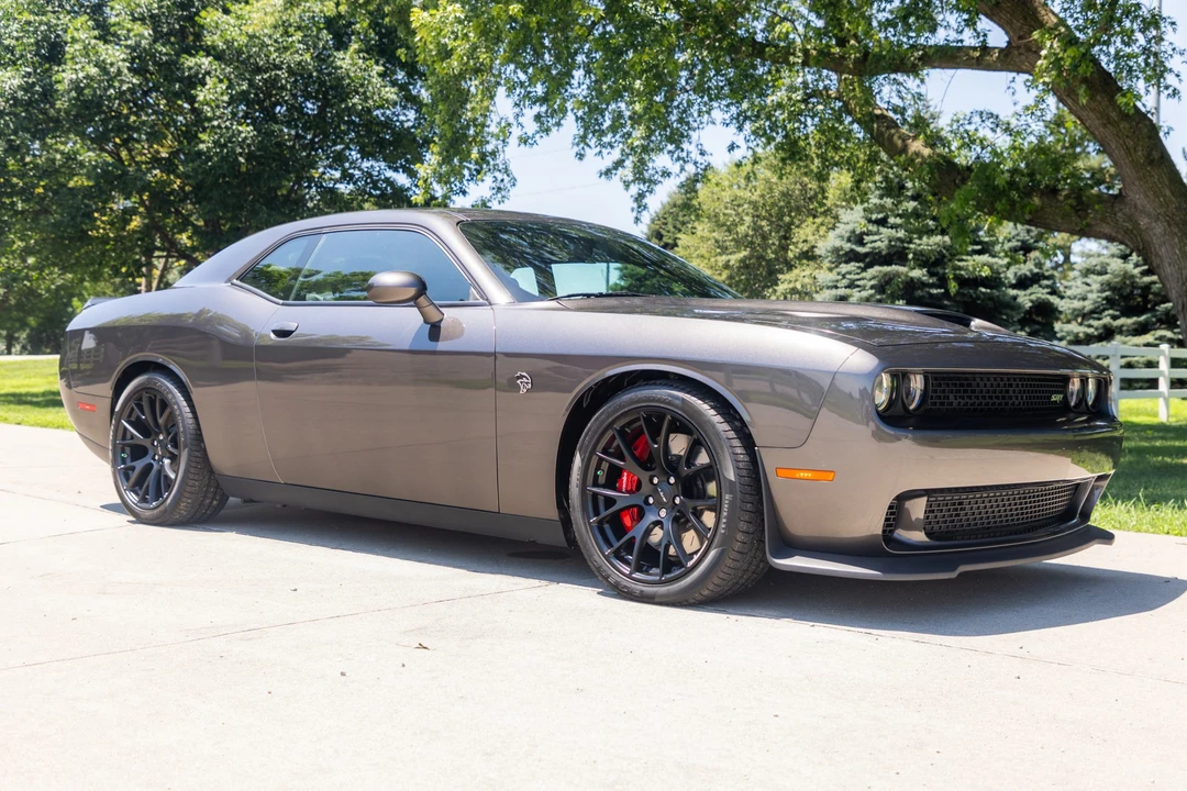 2016 Dodge Challenger SRT Hellcat 3rd Gen - Image 17 of 31