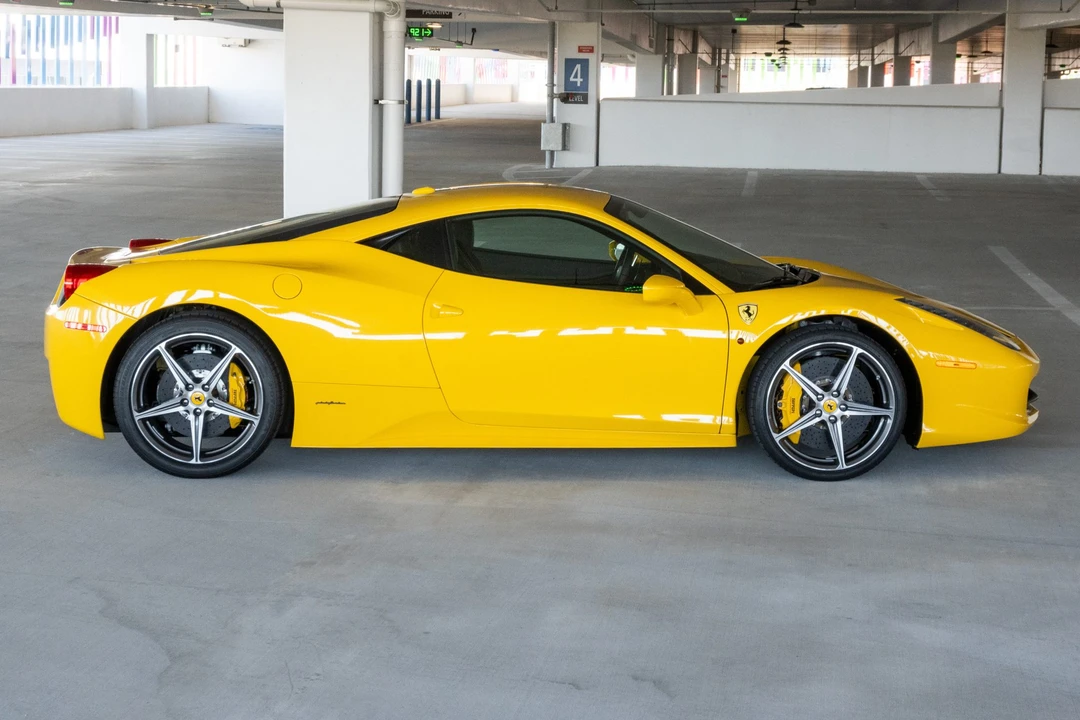 2011 Ferrari 458 Italia - Image 5 of 31