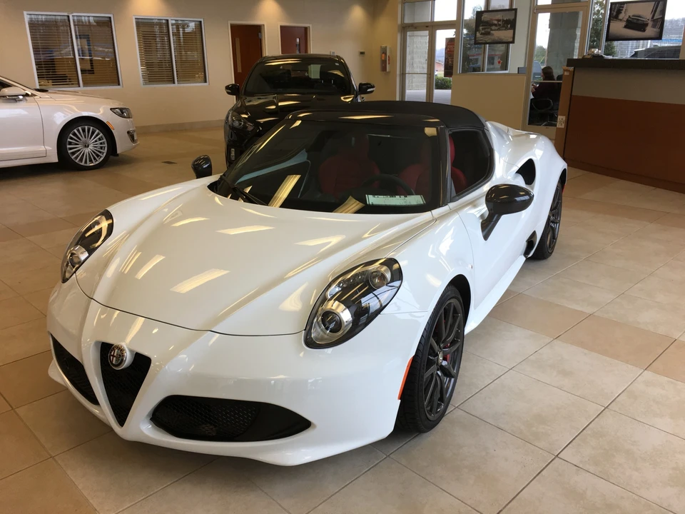 2016 Alfa Romeo 4C Spider - Image 4 of 31