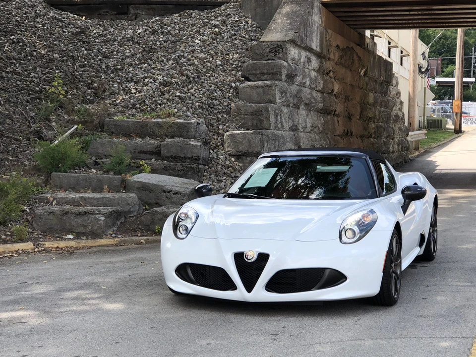 2016 Alfa Romeo 4C Spider - Image 2 of 31