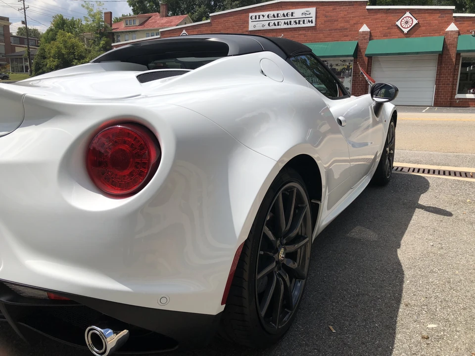 2016 Alfa Romeo 4C Spider - Image 14 of 31