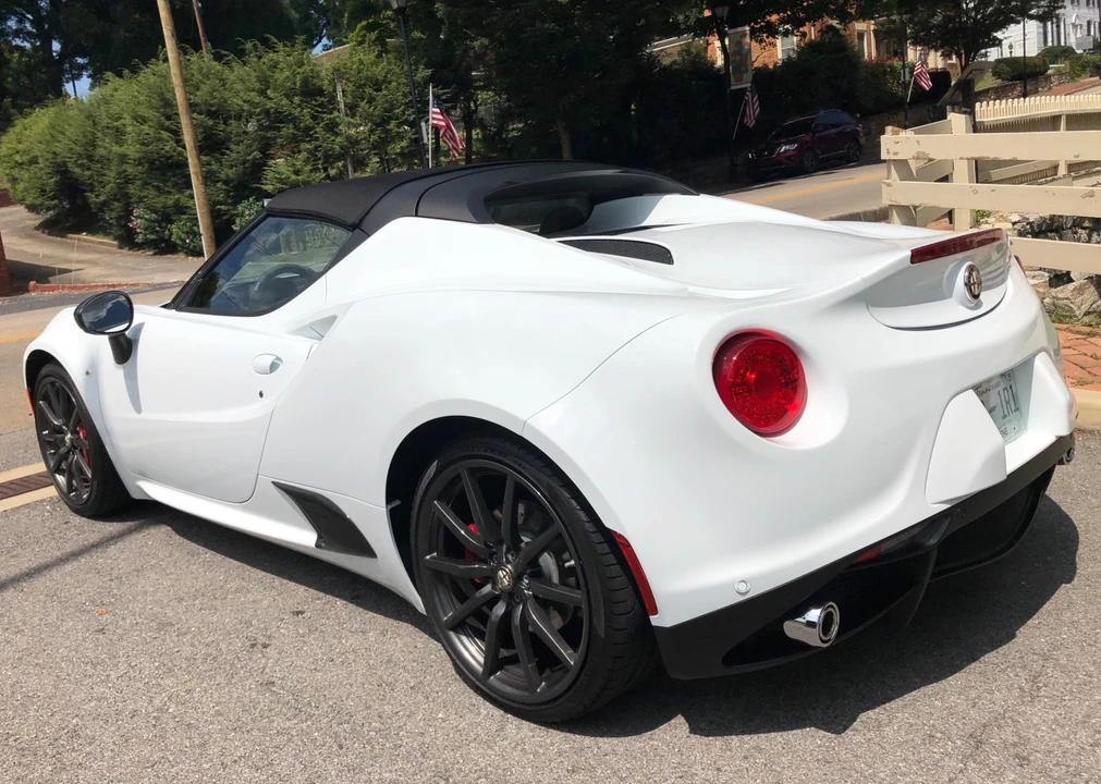 2016 Alfa Romeo 4C Spider - Image 10 of 31