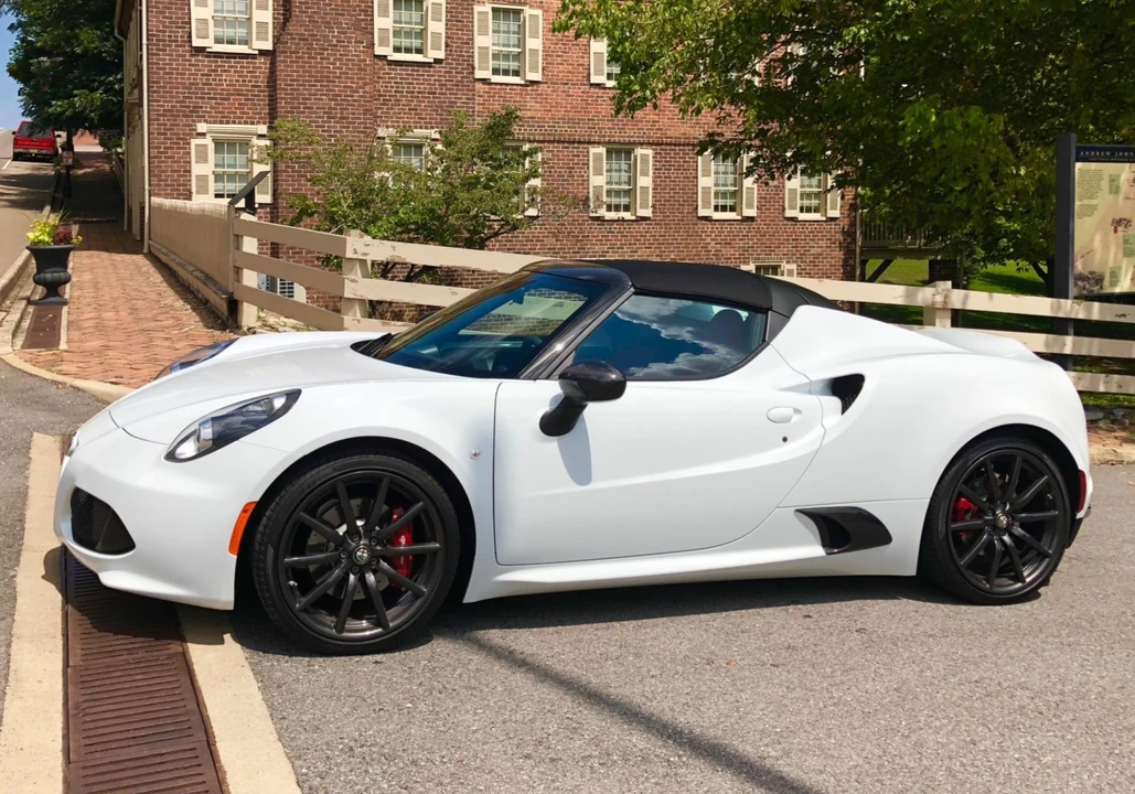 2016 Alfa Romeo 4C Spider - Image 8 of 31