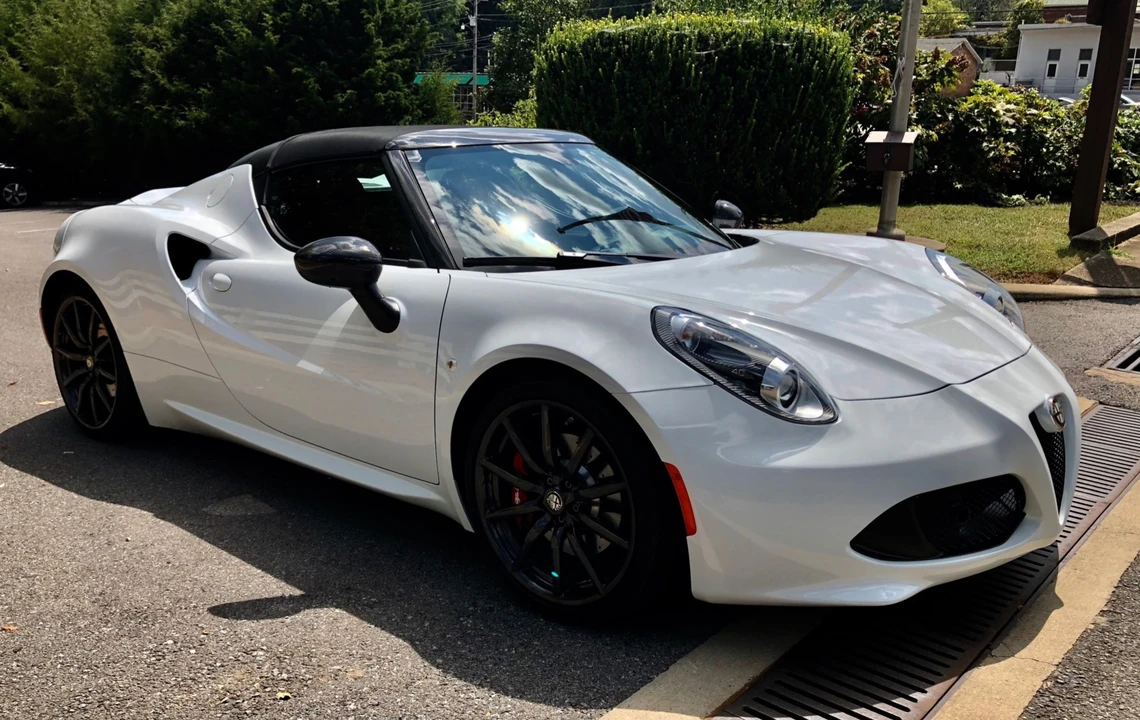 2016 Alfa Romeo 4C Spider - Image 12 of 31