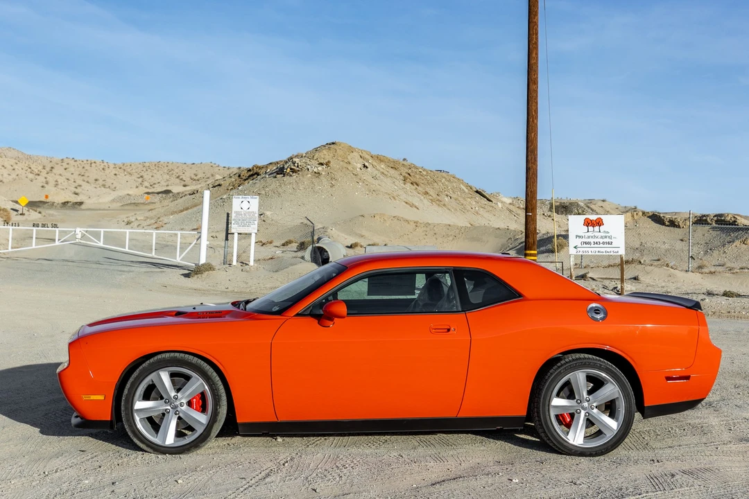 2008 Dodge Challenger SRT8 & 392 3rd Gen - Image 9 of 31