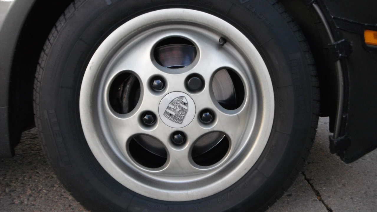 1988 Porsche 944 - Image 26 of 31
