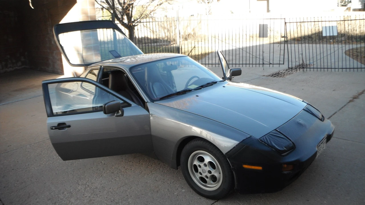 1988 Porsche 944 - Image 10 of 31