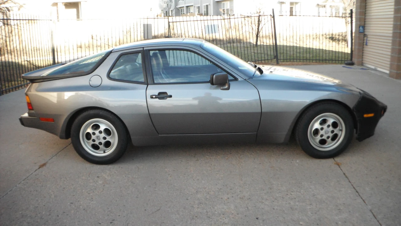 1988 Porsche 944 - Image 8 of 31