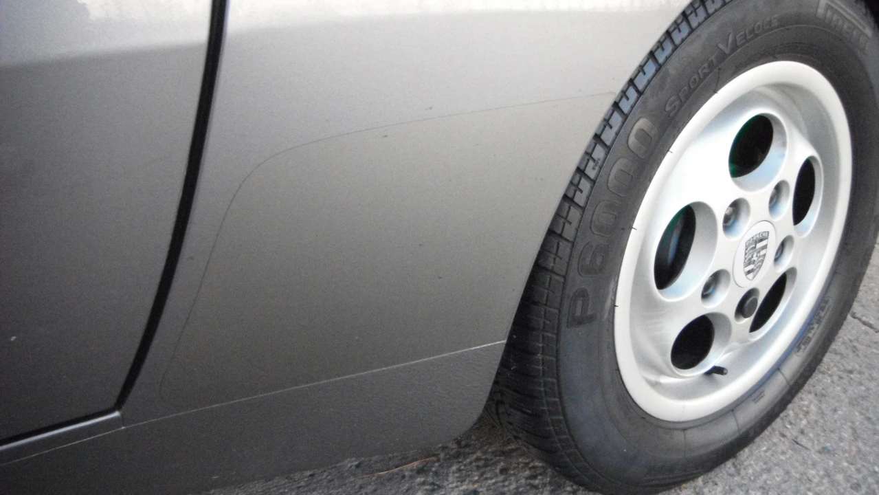 1988 Porsche 944 - Image 15 of 31