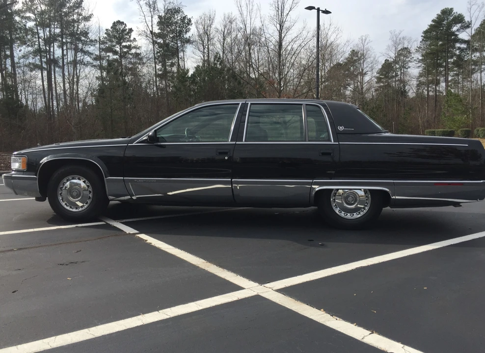 1996 Cadillac Fleetwood - Image 3 of 31