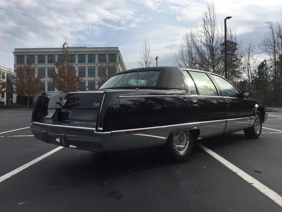 1996 Cadillac Fleetwood - Image 6 of 31