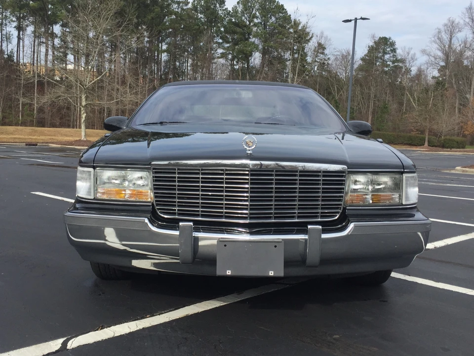 1996 Cadillac Fleetwood - Image 9 of 31