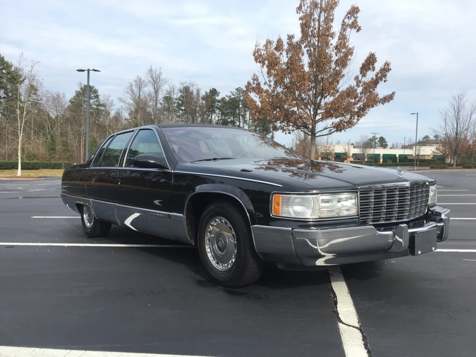 1996 Cadillac Fleetwood - Image 8 of 31