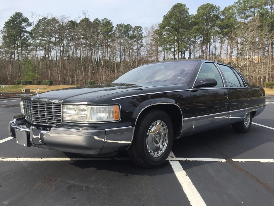 1996 Cadillac Fleetwood - Image 2 of 31