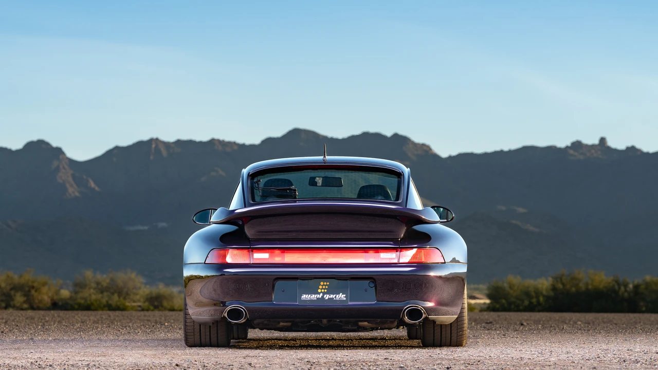 1997 Porsche 993 Carrera 4S - Image 25 of 31