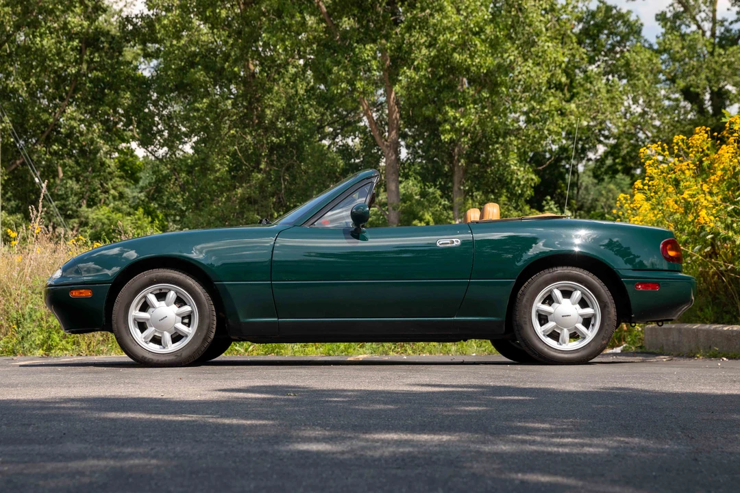1991 Mazda NA MX-5 Miata - Image 2 of 31