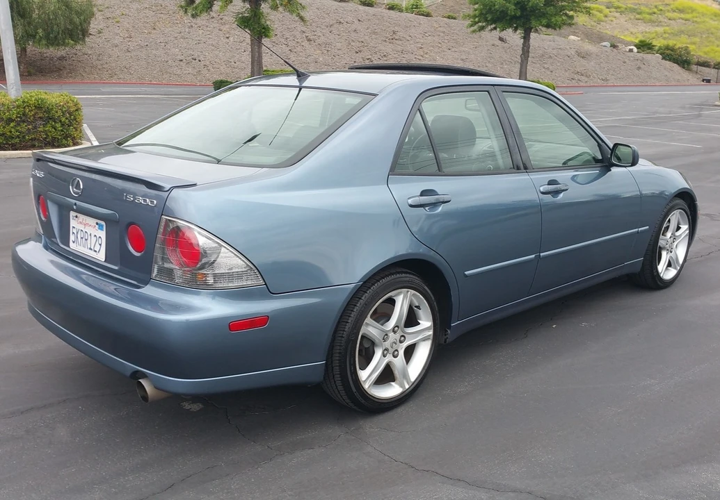 2005 Lexus IS 1st Gen - Image 6 of 31