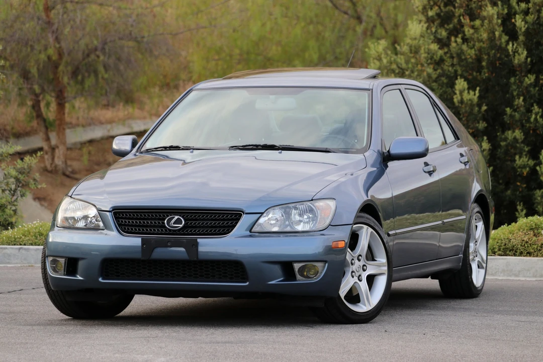 2005 Lexus IS 1st Gen - Image 18 of 31