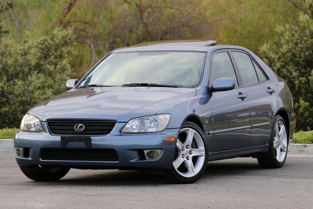 2005 Lexus IS 1st Gen - Image 19 of 31