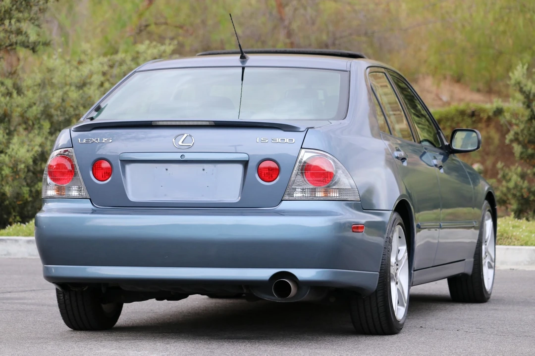 2005 Lexus IS 1st Gen - Image 30 of 31