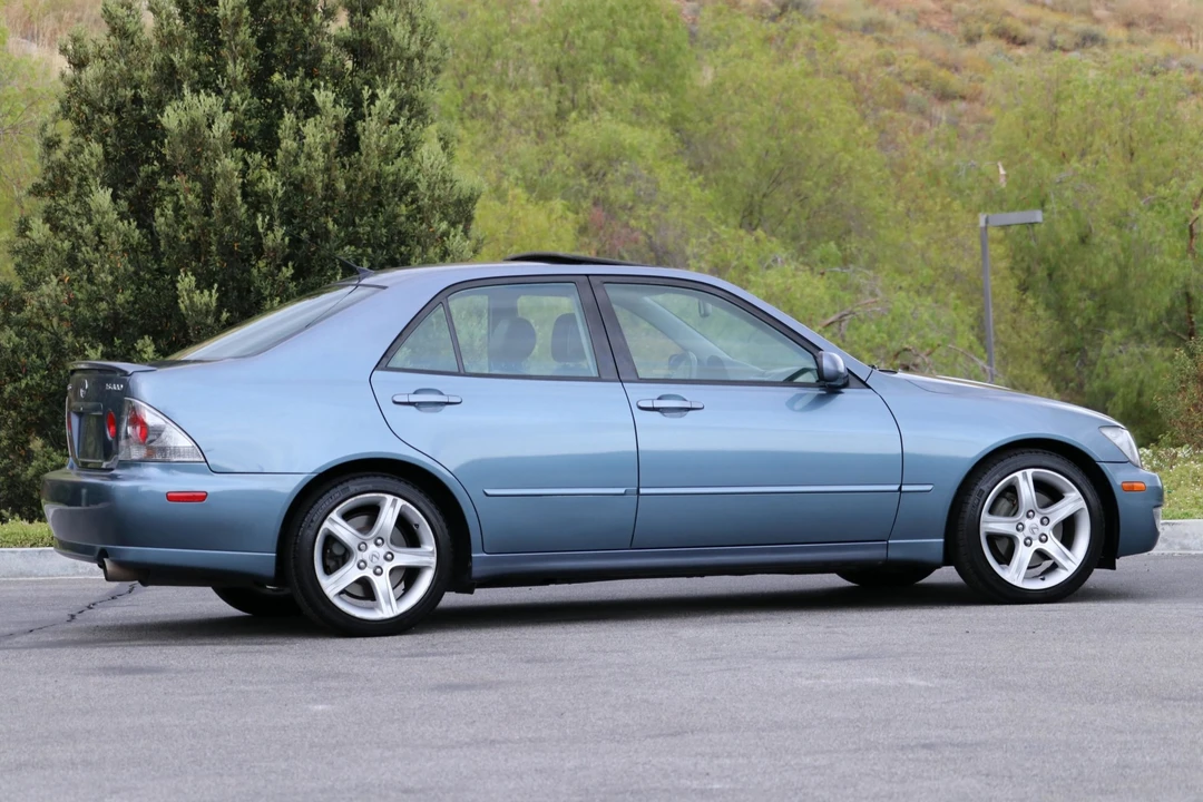 2005 Lexus IS 1st Gen - Image 3 of 31