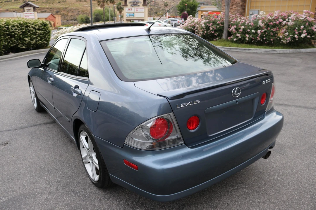 2005 Lexus IS 1st Gen - Image 24 of 31