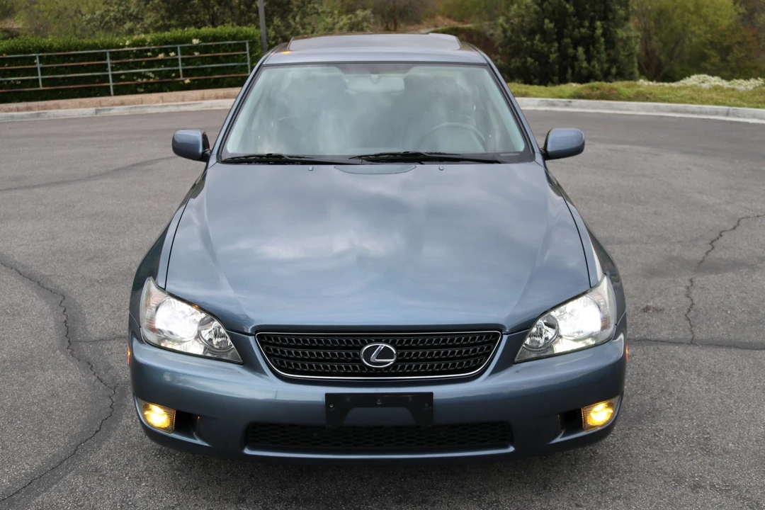 2005 Lexus IS 1st Gen - Image 14 of 31