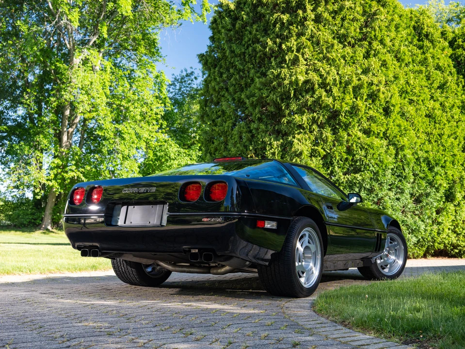 1990 Chevrolet Corvette C4 ZR1 - Image 25 of 31