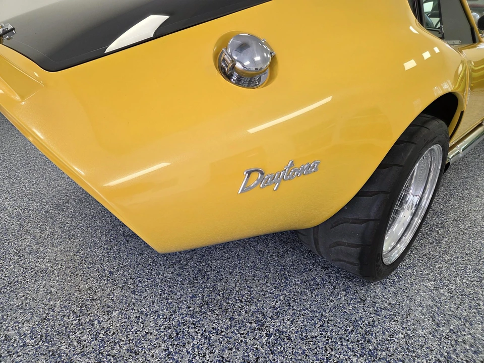 Factory Five Type 65 - Image 25 of 31