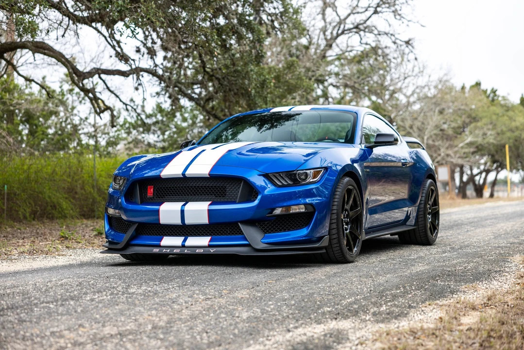 2017 Ford S550 Shelby Mustang GT350R - Image 2 of 31