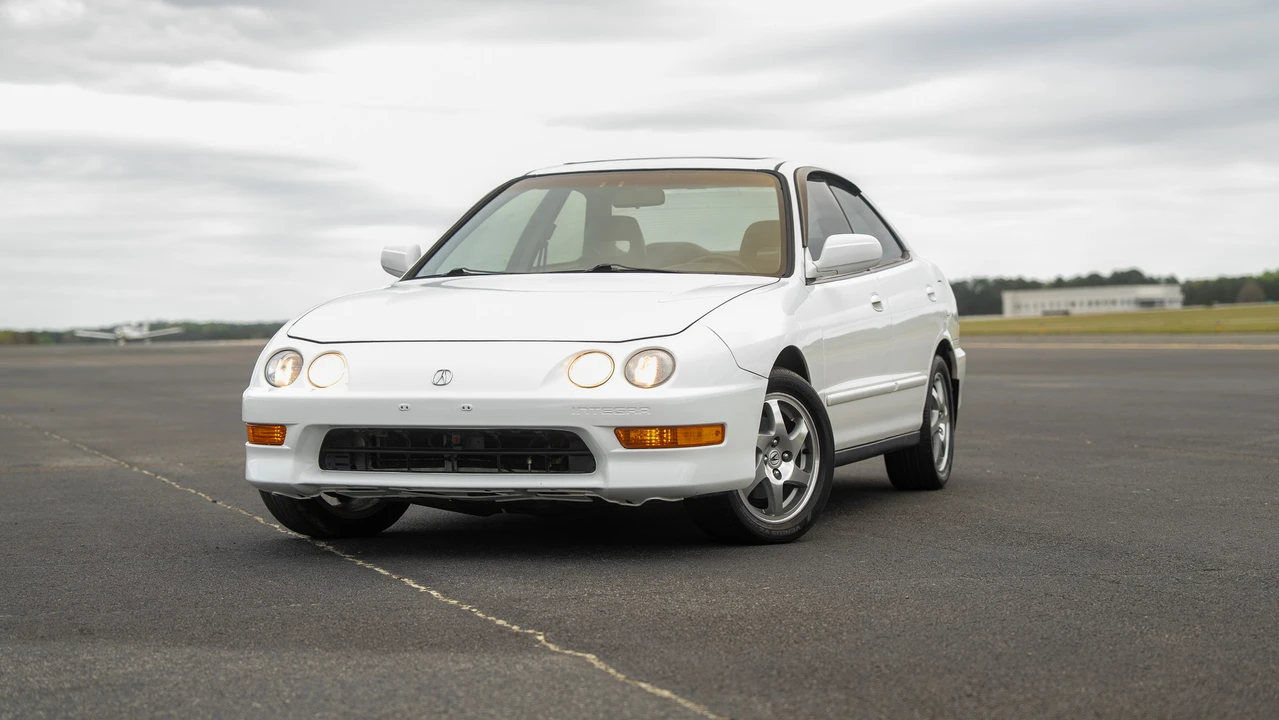 2000 Acura Integra 3rd Gen - Image 2 of 31