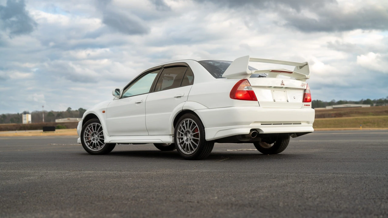 2000 Mitsubishi Lancer Evolution VI 6th Gen - Image 16 of 31
