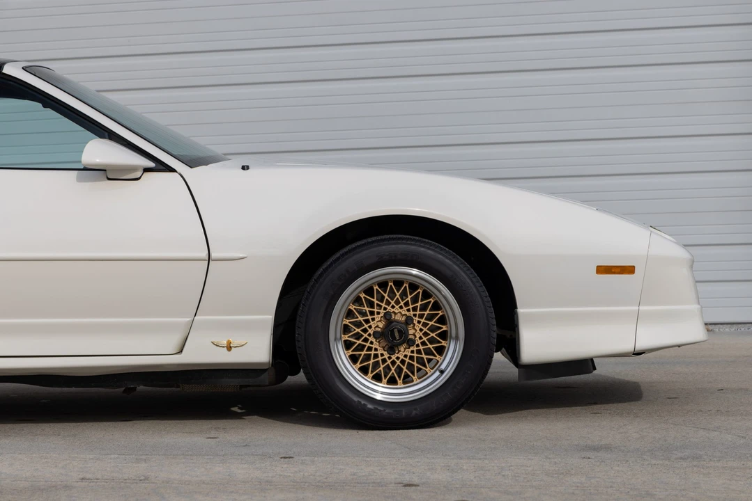 1989 Pontiac Firebird Trans Am 3rd Gen - Image 21 of 31