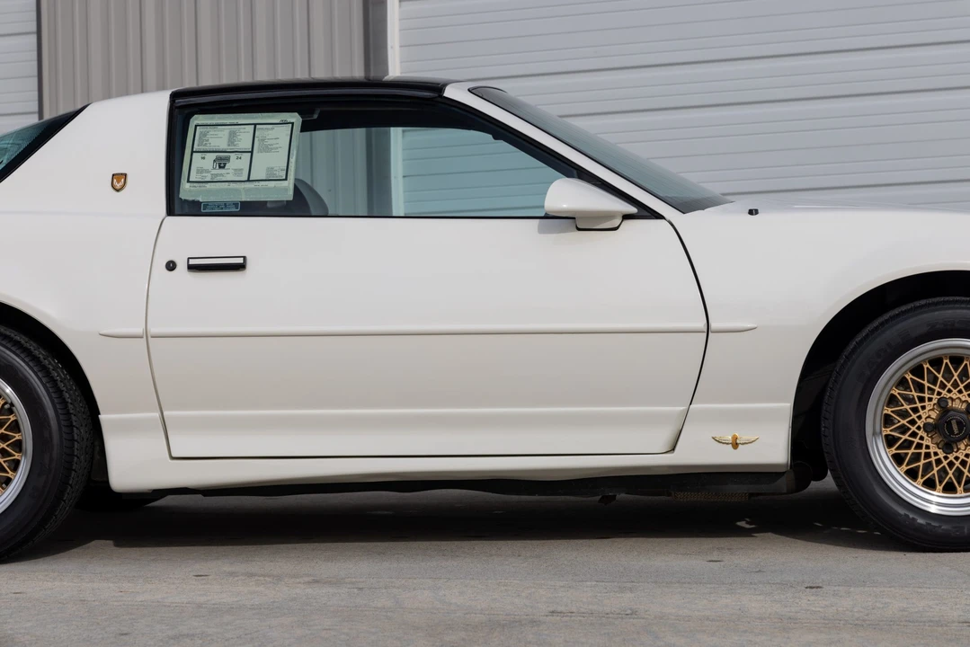1989 Pontiac Firebird Trans Am 3rd Gen - Image 20 of 31