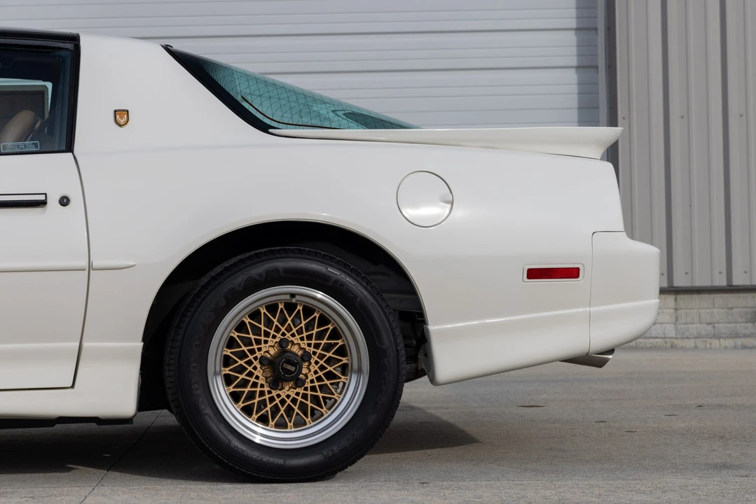 1989 Pontiac Firebird Trans Am 3rd Gen - Image 17 of 31