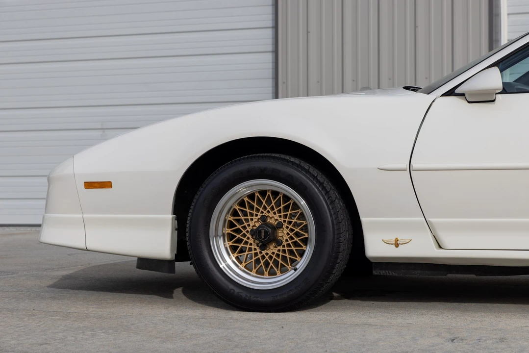 1989 Pontiac Firebird Trans Am 3rd Gen - Image 15 of 31
