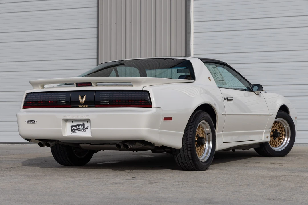 1989 Pontiac Firebird Trans Am 3rd Gen - Image 11 of 31