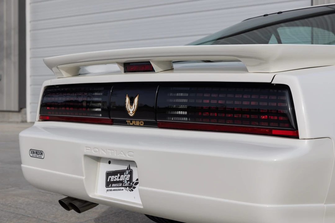 1989 Pontiac Firebird Trans Am 3rd Gen - Image 18 of 31