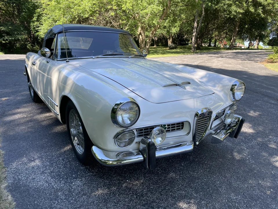 1960 Alfa Romeo 102-Series 2000 - Image 14 of 31