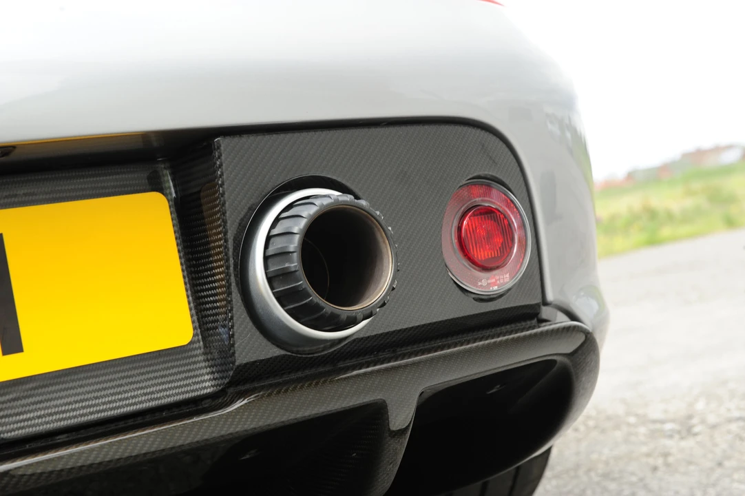 2004 Porsche Carrera GT - Image 11 of 23