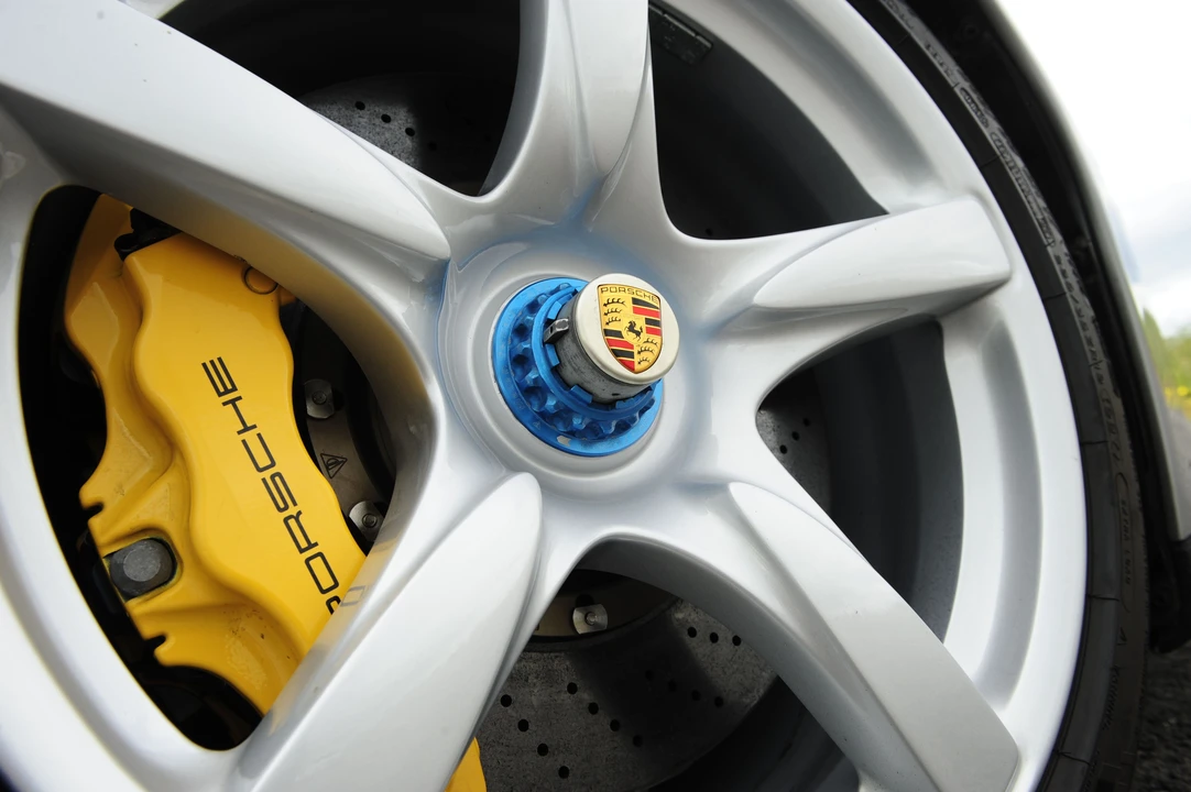 2004 Porsche Carrera GT - Image 5 of 23