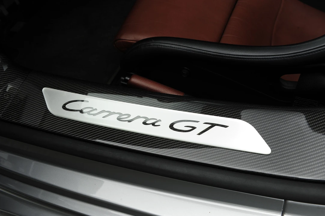 2004 Porsche Carrera GT - Image 8 of 23